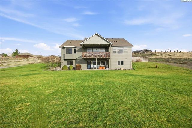 2010 S 38th Ave, West Richland, WA 99353