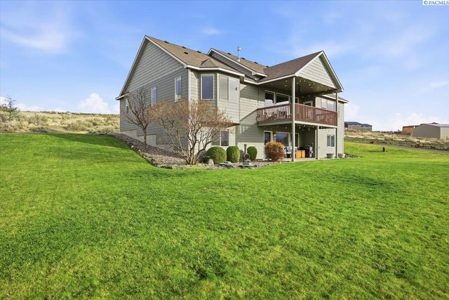 2010 S 38th Ave, West Richland, WA 99353