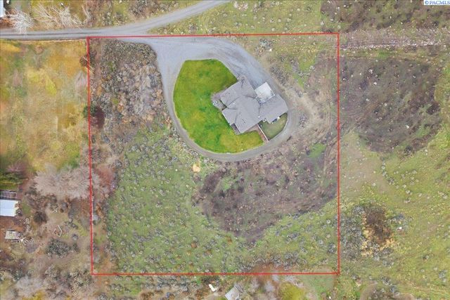 2010 S 38th Ave, West Richland, WA 99353