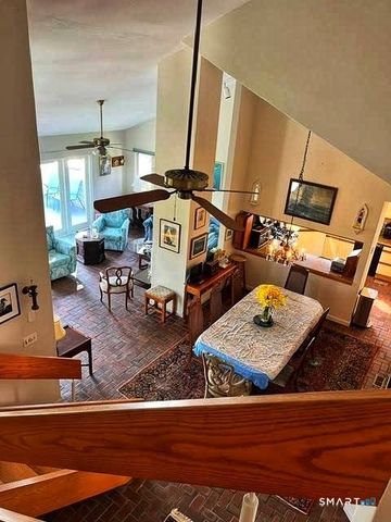 24 Nauyaug Point Road, Stonington, CT 06355