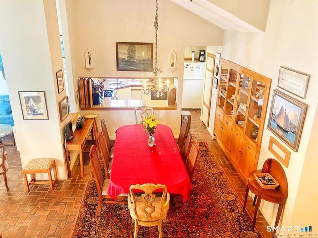 24 Nauyaug Point Road, Stonington, CT 06355