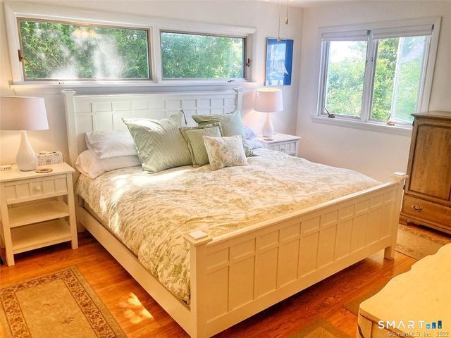 24 Nauyaug Point Road, Stonington, CT 06355