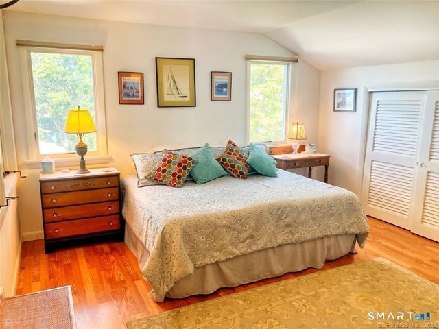 24 Nauyaug Point Road, Stonington, CT 06355