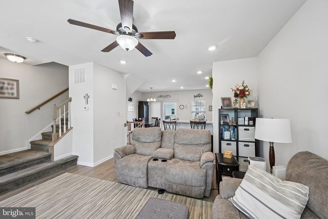 179 VILLAGE GREEN LN, Sicklerville, NJ 08081
