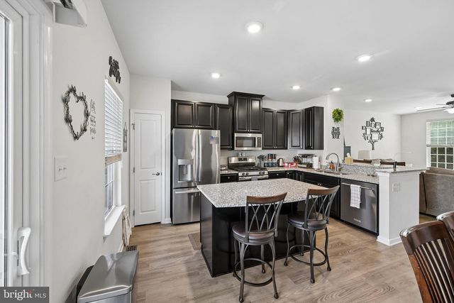 179 VILLAGE GREEN LN, Sicklerville, NJ 08081