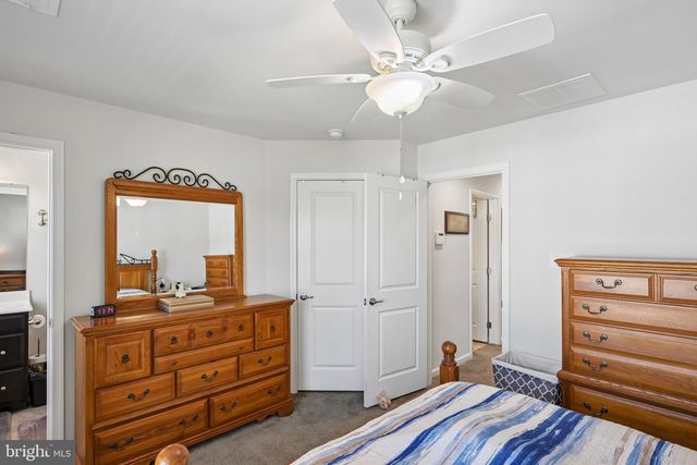 179 VILLAGE GREEN LN, Sicklerville, NJ 08081