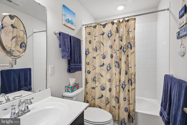 179 VILLAGE GREEN LN, Sicklerville, NJ 08081