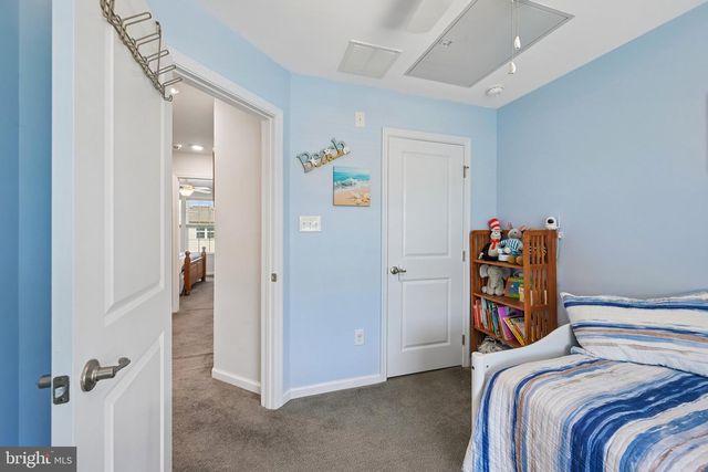 179 VILLAGE GREEN LN, Sicklerville, NJ 08081