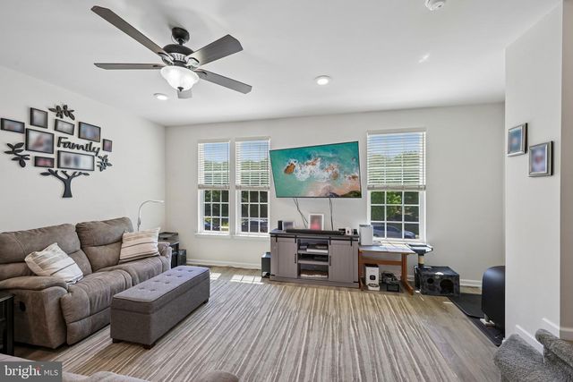 179 VILLAGE GREEN LN, Sicklerville, NJ 08081