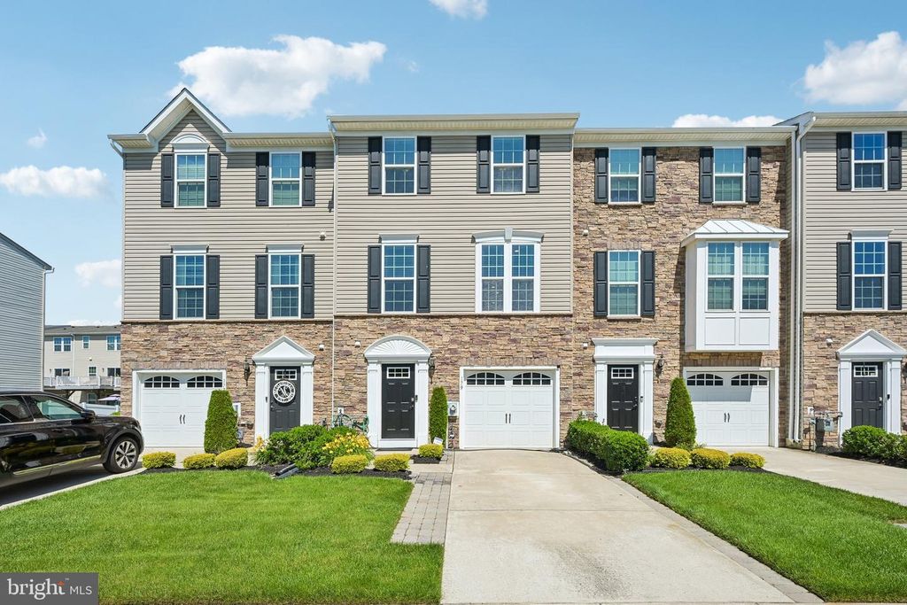 179 VILLAGE GREEN LN, Sicklerville, NJ 08081