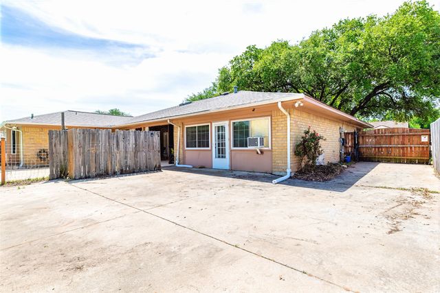 1307 S Westador Drive, Arlington, TX 76015