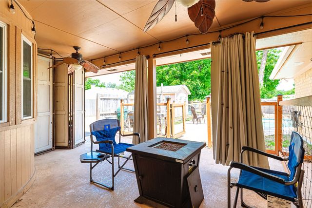 1307 S Westador Drive, Arlington, TX 76015