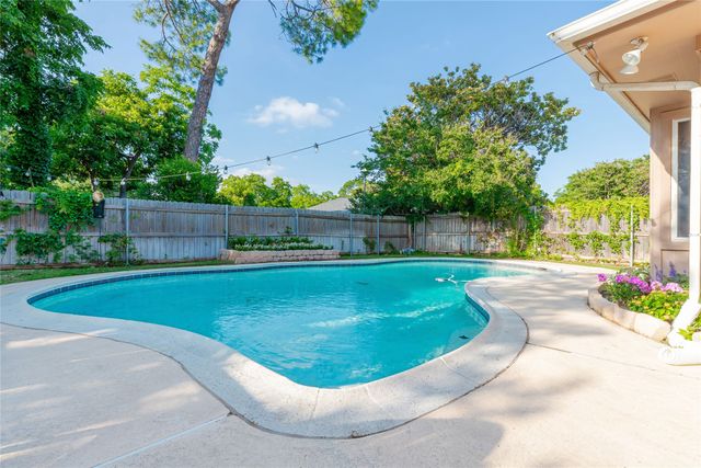 1307 S Westador Drive, Arlington, TX 76015