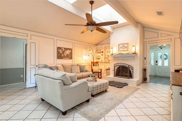 1307 S Westador Drive, Arlington, TX 76015
