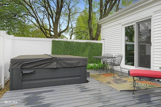 1421 Garfield Avenue, Aurora, IL 60506