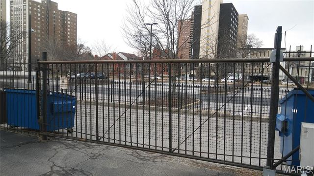 4496 Maryland Avenue B, St Louis, MO 63108