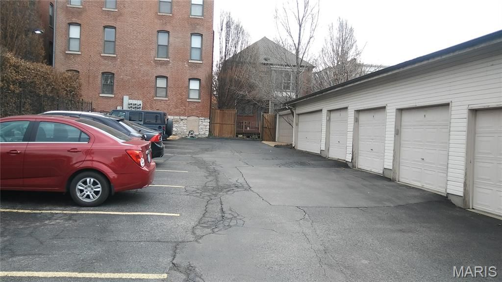 4496 Maryland Avenue B, St Louis, MO 63108