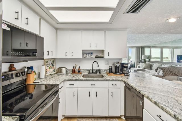 500 TREASURE ISLAND CAUSEWAY 607, St Petersburg, FL 33706