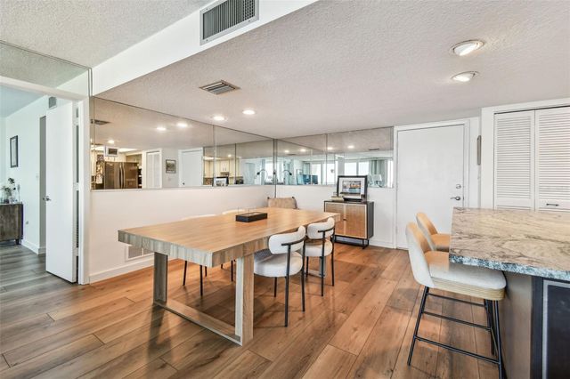 500 TREASURE ISLAND CAUSEWAY 607, St Petersburg, FL 33706