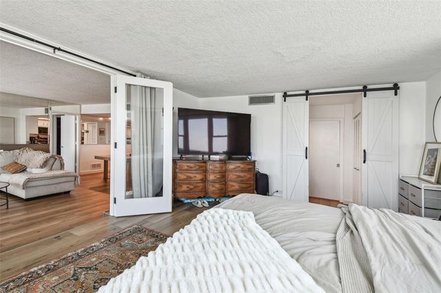 500 TREASURE ISLAND CAUSEWAY 607, St Petersburg, FL 33706