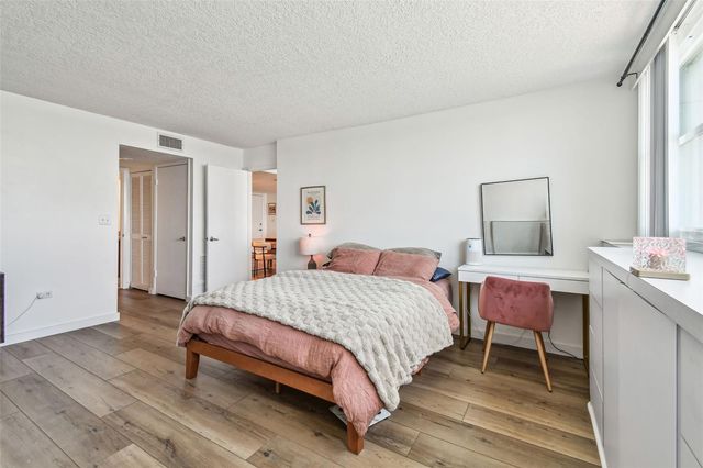 500 TREASURE ISLAND CAUSEWAY 607, St Petersburg, FL 33706