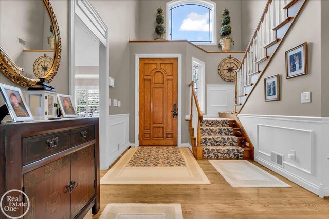 7827 S River Road, Cottrellville, MI 48039