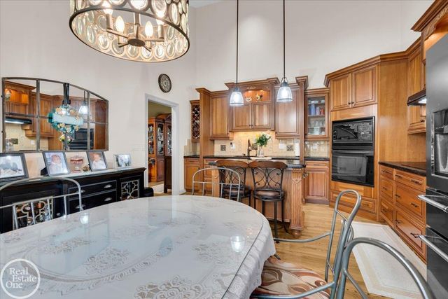7827 S River Road, Cottrellville, MI 48039