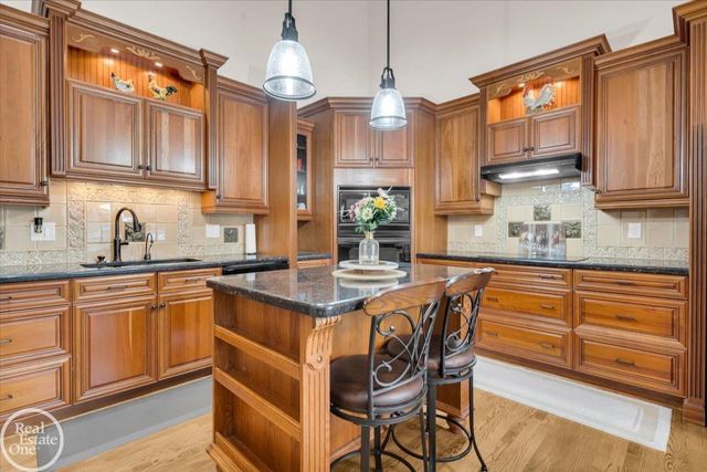7827 S River Road, Cottrellville, MI 48039