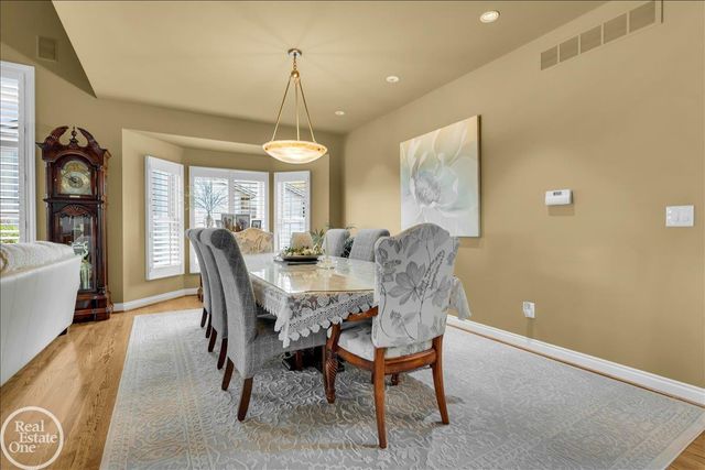 7827 S River Road, Cottrellville, MI 48039