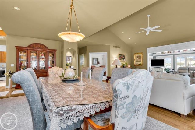 7827 S River Road, Cottrellville, MI 48039