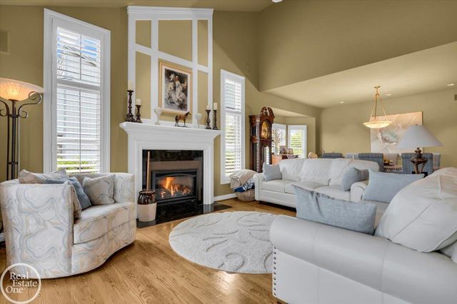 7827 S River Road, Cottrellville, MI 48039