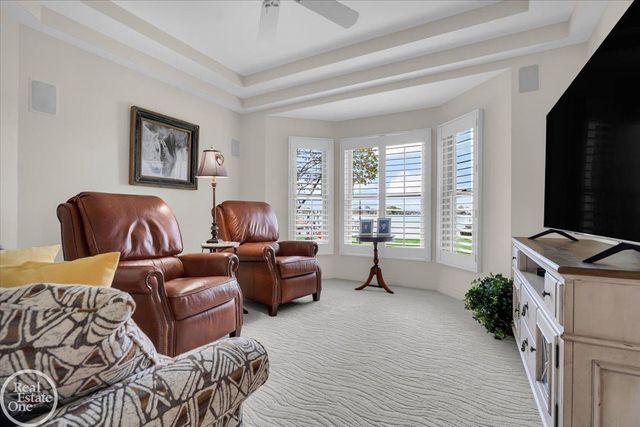 7827 S River Road, Cottrellville, MI 48039