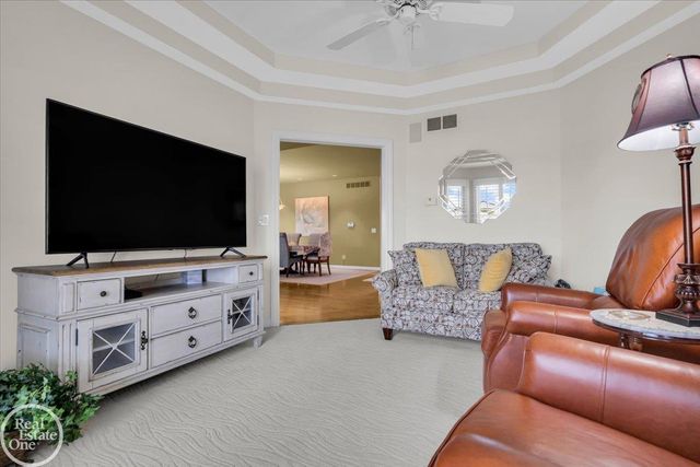 7827 S River Road, Cottrellville, MI 48039