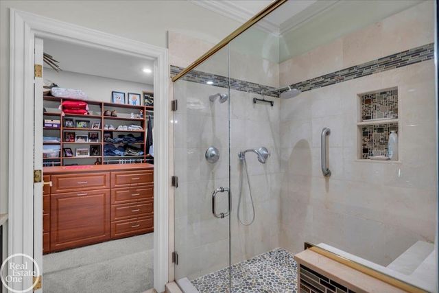 7827 S River Road, Cottrellville, MI 48039