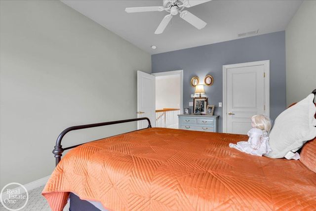 7827 S River Road, Cottrellville, MI 48039