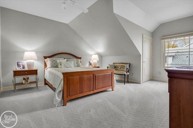 7827 S River Road, Cottrellville, MI 48039