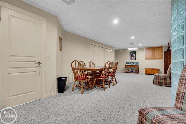 7827 S River Road, Cottrellville, MI 48039