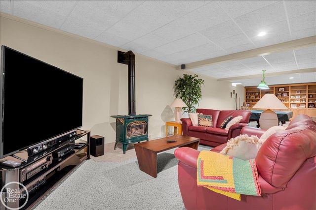 7827 S River Road, Cottrellville, MI 48039