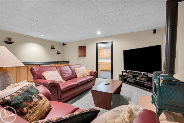 7827 S River Road, Cottrellville, MI 48039