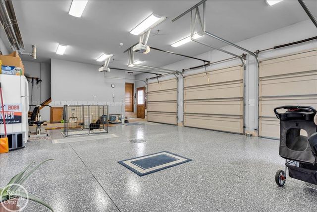 7827 S River Road, Cottrellville, MI 48039