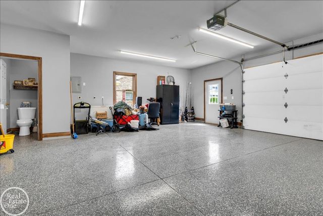 7827 S River Road, Cottrellville, MI 48039