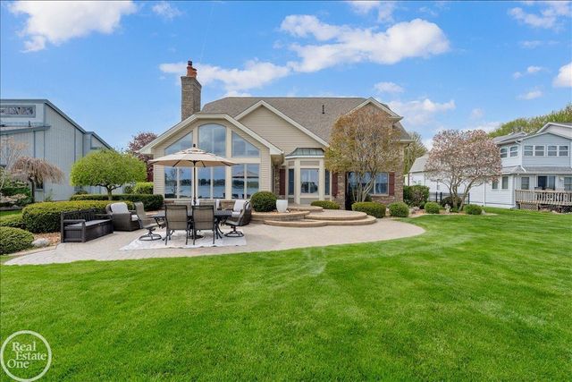 7827 S River Road, Cottrellville, MI 48039