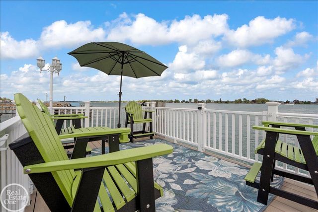 7827 S River Road, Cottrellville, MI 48039