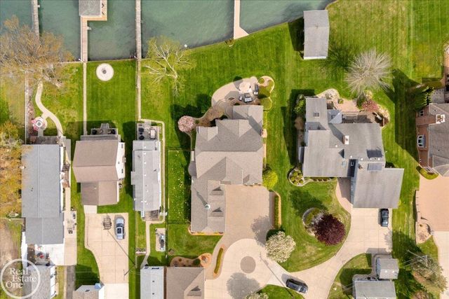 7827 S River Road, Cottrellville, MI 48039