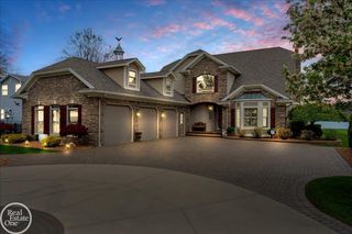7827 S River Road, Cottrellville, MI 48039