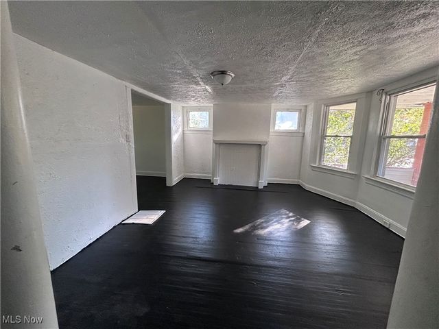 12209 Ingomar Avenue, Cleveland, OH 44108