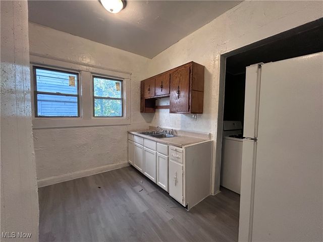 12209 Ingomar Avenue, Cleveland, OH 44108