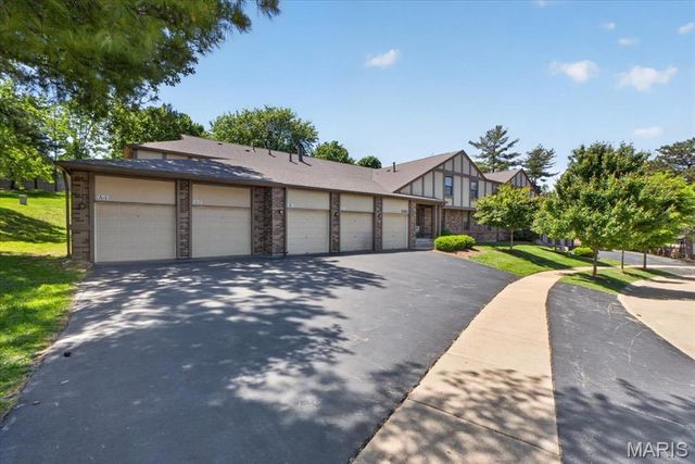 2315 Seven Pines Drive 2, Maryland Heights, MO 63146