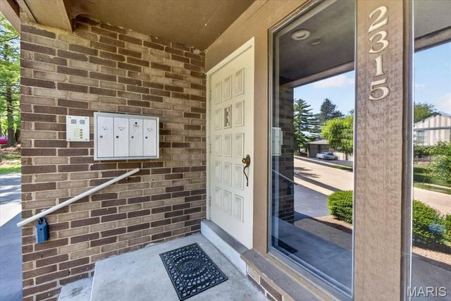 2315 Seven Pines Drive 2, Maryland Heights, MO 63146