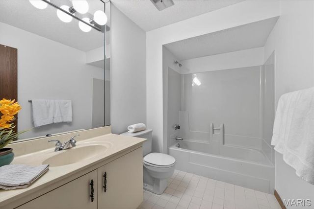 2315 Seven Pines Drive 2, Maryland Heights, MO 63146